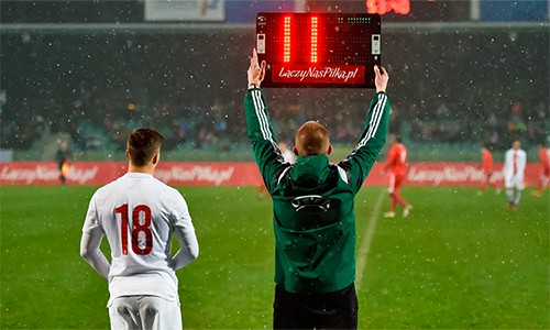 4 thay đổi lớn trong luật bóng đá - Ảnh 2.