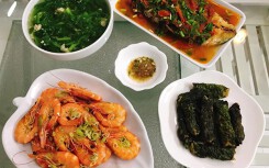 Tối nay ăn gì: Nạp năng lượng tối thứ Ba với mâm cơm 'ngập' hải sản