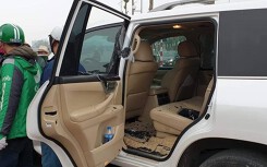 Hà Nội: Mặc đồ Grab, đập kính Lexus LX570 trộm túi da hàng hiệu và trang sức trị giá hàng trăm triệu đồng