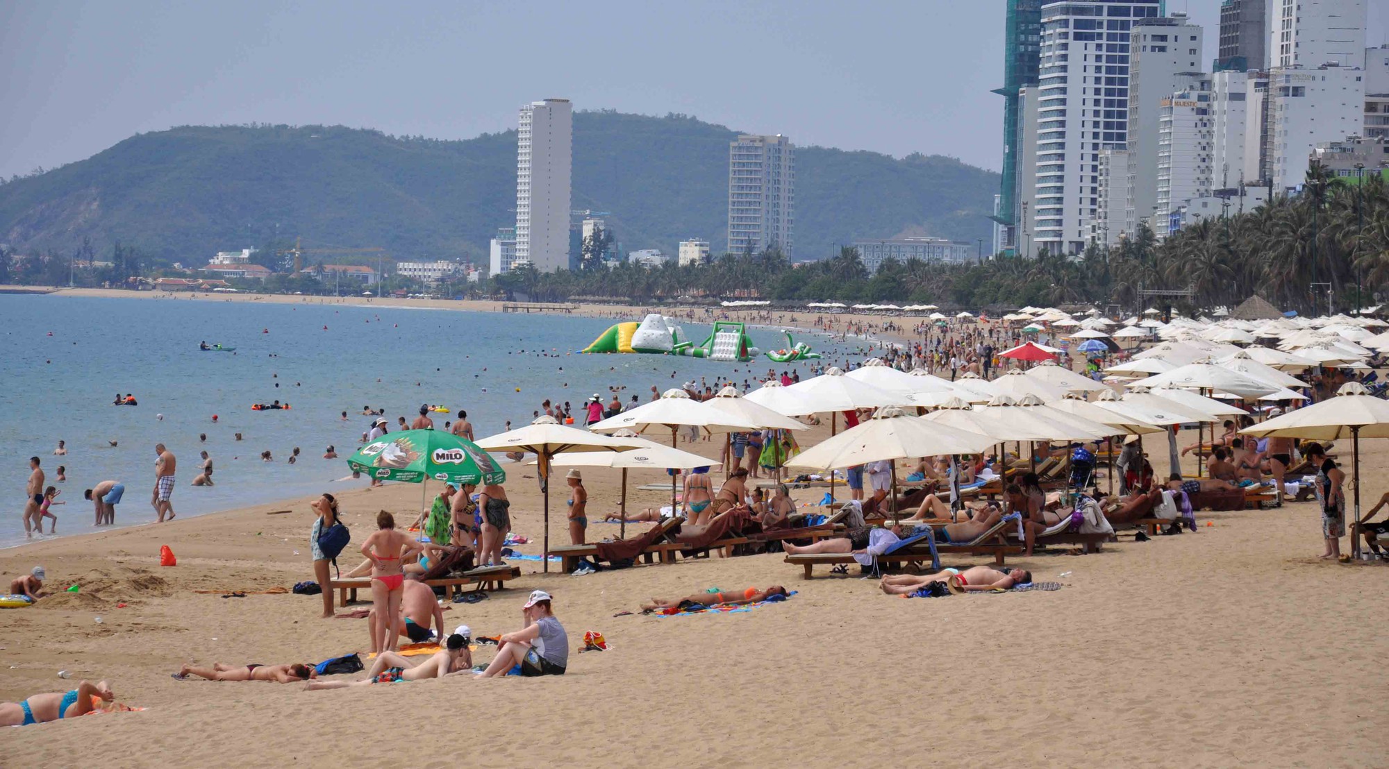 du khách quốc tế tại Nha Trang (18)
