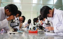 Xác định 'điểm sàn' tuyển sinh khối sư phạm, nhóm ngành Y