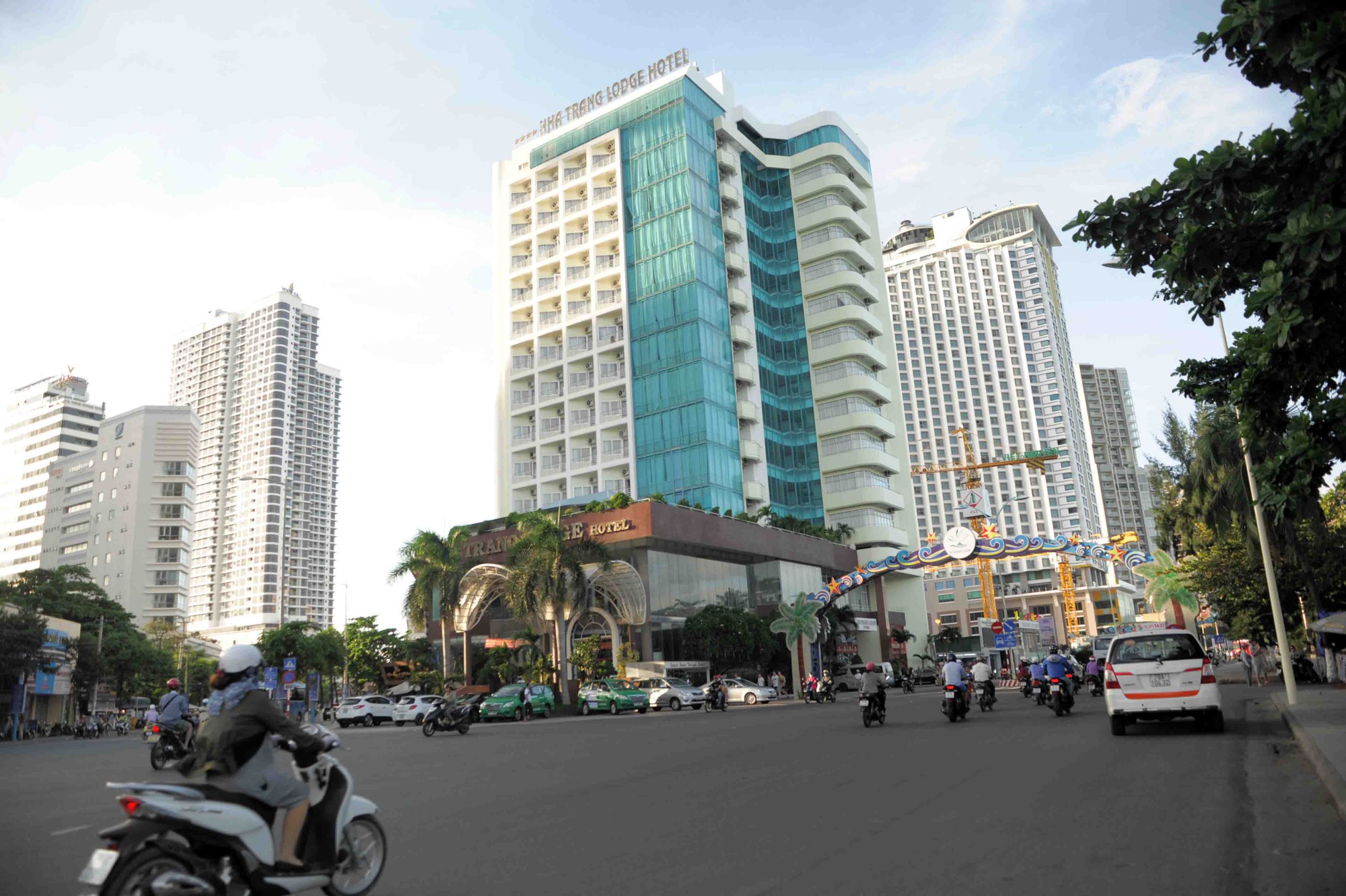 nhà cao tầng Nha trang (1) nhà cao tầng Nha trang (1)