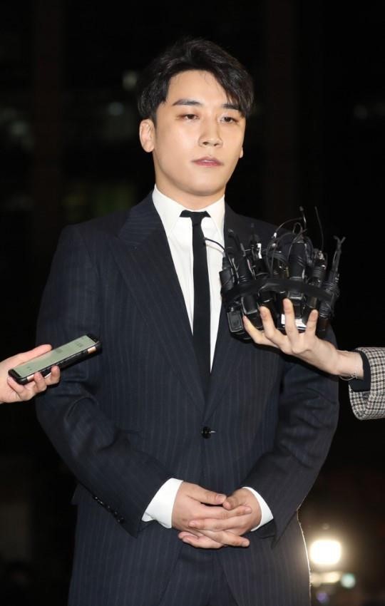 Seungri vướng nghi vấn lập công ty ma ở Hong Kong để trốn thuế - Ảnh 1. Seungri vướng nghi vấn lập công ty ma ở Hong Kong để trốn thuế - Ảnh 1.