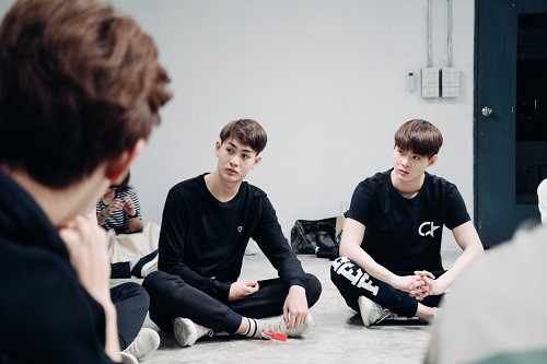 Những hoạt động đầu tiên của đoàn làm phim đam mỹ Why Ru the series: Saint và Tonnam cực tình - Ảnh 7. Những hoạt động đầu tiên của đoàn làm phim đam mỹ Why Ru the series: Saint và Tonnam cực tình - Ảnh 7.