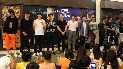 Những hoạt động đầu tiên của đoàn làm phim đam mỹ Why Ru the series: Saint và Tonnam cực tình - Ảnh 2. Những hoạt động đầu tiên của đoàn làm phim đam mỹ Why Ru the series: Saint và Tonnam cực tình - Ảnh 2.