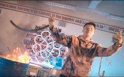 Sở GD&ĐT Hà Nội yêu cầu điều tra rapper đốt sách học sinh trường Ams