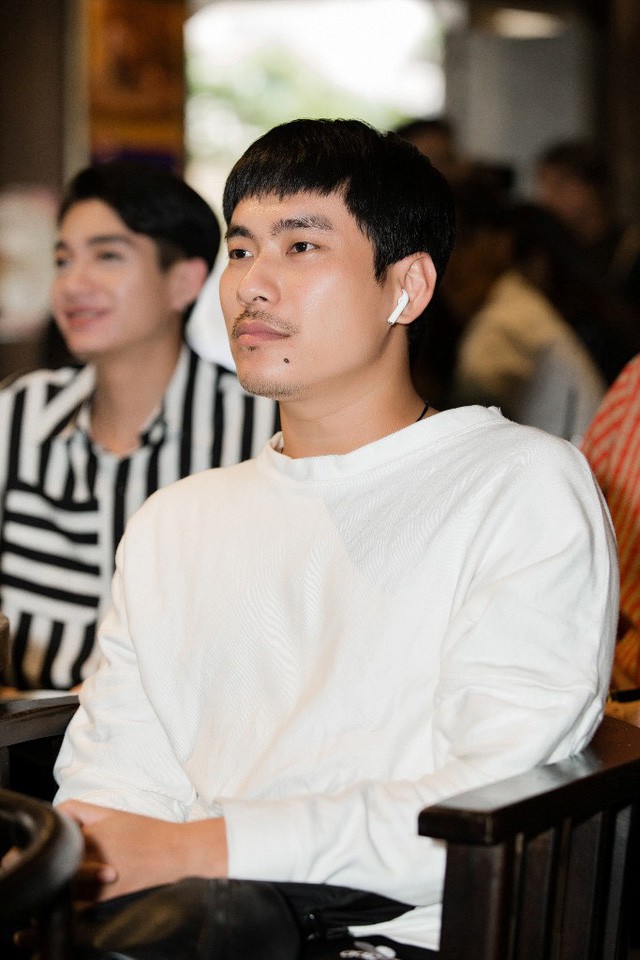Tin tức sao Việt hôm nay 13/3: Lộ diện dàn HLV của The Voice 2019, ảnh dao kéo của Lương Bằng Quang - Ảnh 4. Tin tức sao Việt hôm nay 13/3: Lộ diện dàn HLV của The Voice 2019, ảnh dao kéo của Lương Bằng Quang - Ảnh 4.