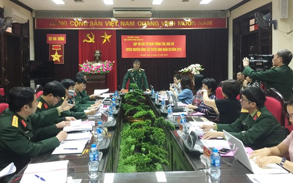 Tuyển sinh trường quân đội 2019: Không tuyển thí sinh có bất kì hình, chữ xăm nào - Ảnh 1.