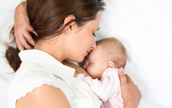 Những cách hạ sốt cấp tốc cho trẻ sơ sinh và mẹ sau sinh