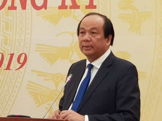 Bộ trưởng Mai Tiến Dũng: Đề xuất mất bằng lái xe phải thi lại rất buồn cười - Ảnh 1.