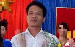 Cho thôi các chức vụ trong Đảng với cán bộ từng bắt dân chui qua háng