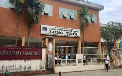 'Cô giáo không giảng bài' phủ nhận việc ném vở của học sinh xuống đất