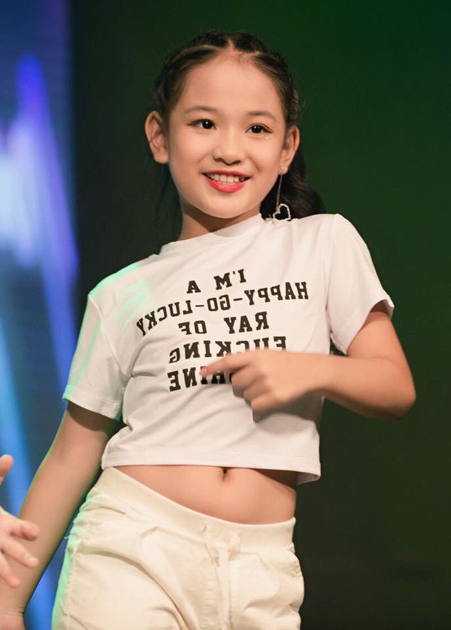 Ai cũng ước có con gái sau khi ngắm loạt sao nhí dễ thương của màn ảnh Việt - Ảnh 2.