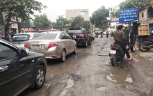 Người dân Hà Nội hưởng bụi, hít khí độc vì dự án đường giao thông 24 năm vẫn bỏ ngỏ
