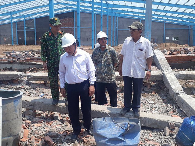 Nhân chứng vụ sập tường khiến 6 người chết: Sau tiếng đùng rất lớn, mọi thứ vụn vỡ vùi lấp 8 nạn nhân - Ảnh 3. Nhân chứng vụ sập tường khiến 6 người chết: Sau tiếng đùng rất lớn, mọi thứ vụn vỡ vùi lấp 8 nạn nhân - Ảnh 3.