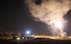 [Video] Bị trúng tên lửa từ Gaza, Israel không kích đáp trả