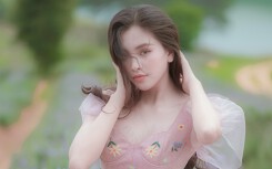 Tiểu Vy đẹp trong veo giữa thiên nhiên thơ mộng