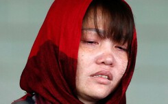 Đoàn Thị Hương suy sụp, được đưa đến bệnh viện Malaysia