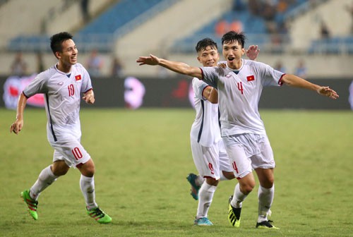 Văn Hậu muốn sang châu Âu hơn Thái Lan - Ảnh 1.