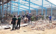 Sập tường trong khu công nghiệp, 6 người chết, 2 người trọng thương