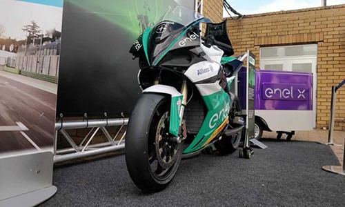 18 siêu môtô điện cháy rụi trước giải đua MotoE 2019 - Ảnh 2.