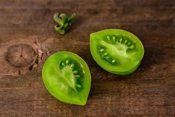 Hạt cà chua bị đồn gây viêm ruột thừa, sự thật là gì? - Ảnh 2.