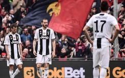 'Lão bà' thua sốc, Genoa tạo địa chấn lớn nhất vòng 28 Serie A