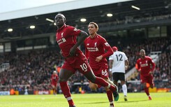 Chật vật hạ Fulham, Liverpool đòi lại ngôi đầu Premier League