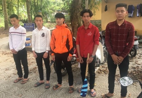 Tìm ra nhóm thanh niên chặn chém xe tải trong hầm Phước Tượng - Ảnh 1. Tìm ra nhóm thanh niên chặn chém xe tải trong hầm Phước Tượng - Ảnh 1.