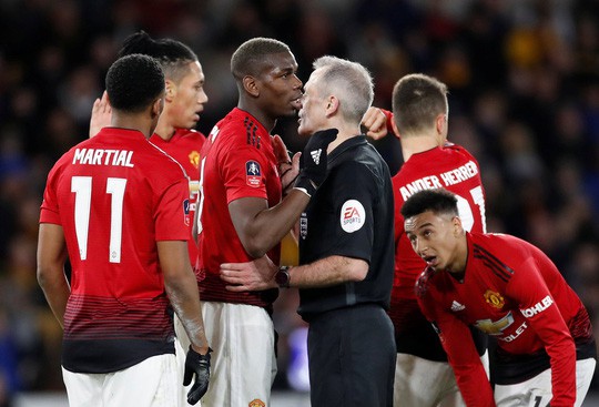 Nghi án trọng tài Atkinson tiếp tay loại Man United ở FA Cup? - Ảnh 2. Nghi án trọng tài Atkinson tiếp tay loại Man United ở FA Cup? - Ảnh 2.