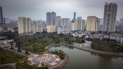 Toàn cảnh lá phổi xanh của Cầu Giấy, bị xin xén đất làm bãi đỗ xe - Ảnh 5.