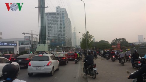Cấm xe cả tuyến dài là phản khoa học, khổ sở cho người dân - Ảnh 1. Cấm xe cả tuyến dài là phản khoa học, khổ sở cho người dân - Ảnh 1.