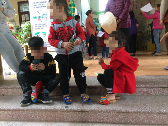 Vụ học sinh nhiễm sán lợn: Trụ sở công ty được cho là cung cấp thực phẩm gỡ biển, đóng kín cửa - Ảnh 3. Vụ học sinh nhiễm sán lợn: Trụ sở công ty được cho là cung cấp thực phẩm gỡ biển, đóng kín cửa - Ảnh 3.