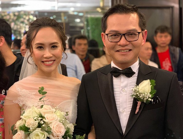 Rò rỉ ảnh đám cưới ở Thái Bình của NSND Trung Hiếu và vợ trẻ đẹp kém 19 tuổi - Ảnh 4. Rò rỉ ảnh đám cưới ở Thái Bình của NSND Trung Hiếu và vợ trẻ đẹp kém 19 tuổi - Ảnh 4.