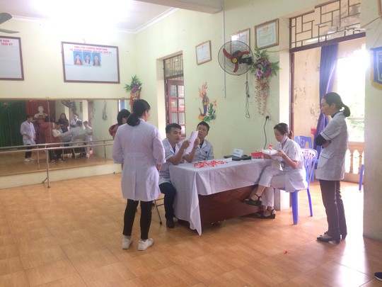 Vụ học sinh nhiễm sán lợn: Trụ sở công ty được cho là cung cấp thực phẩm gỡ biển, đóng kín cửa - Ảnh 5. Vụ học sinh nhiễm sán lợn: Trụ sở công ty được cho là cung cấp thực phẩm gỡ biển, đóng kín cửa - Ảnh 5.