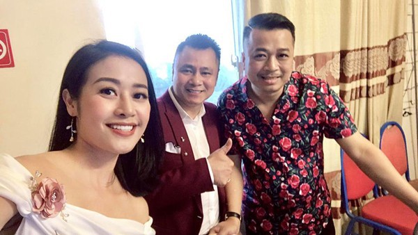 Rò rỉ ảnh đám cưới ở Thái Bình của NSND Trung Hiếu và vợ trẻ đẹp kém 19 tuổi - Ảnh 7. Rò rỉ ảnh đám cưới ở Thái Bình của NSND Trung Hiếu và vợ trẻ đẹp kém 19 tuổi - Ảnh 7.