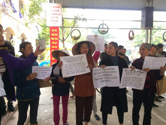 Vụ học sinh nhiễm sán lợn: Trụ sở công ty được cho là cung cấp thực phẩm gỡ biển, đóng kín cửa - Ảnh 8. Vụ học sinh nhiễm sán lợn: Trụ sở công ty được cho là cung cấp thực phẩm gỡ biển, đóng kín cửa - Ảnh 8.