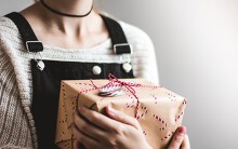 Gợi ý quà tặng Quốc tế hạnh phúc để người nhận nhìn là thấy vui