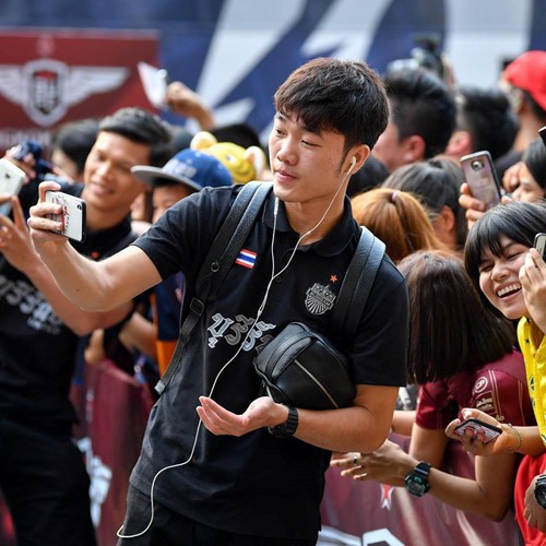 Thủ môn Đặng Văn Lâm đã khẳng định vị trí số 1 tại Muangthong United - Ảnh 2.