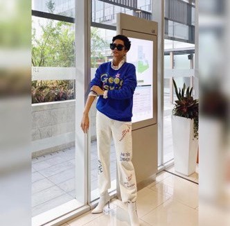Sao Việt hôm nay (2/3): Hương Giang hóa quý cô cổ điển, HHen Niê ghi điểm với cách phối đồ hài hòa - Ảnh 2.