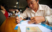 'Ai mất GPLX đều phải thi lại': Cục CSGT phản hồi vụ 'không chia sẻ' dữ liệu với Bộ GTVT