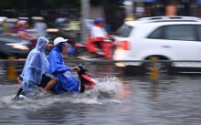 Sài Gòn sẽ xuất mưa 'vàng' vào cuối tuần, tháng tư có thể nóng gần 38 độ C