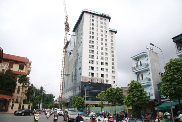 Hà Nội lần đầu nêu tên 43 công trình vi phạm trật tự xây dựng trên địa bàn - Ảnh 1. Hà Nội lần đầu nêu tên 43 công trình vi phạm trật tự xây dựng trên địa bàn - Ảnh 1.