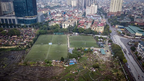 Hai công viên đắp chiếu ở quận Cầu Giấy, Hà Nội - Ảnh 2.