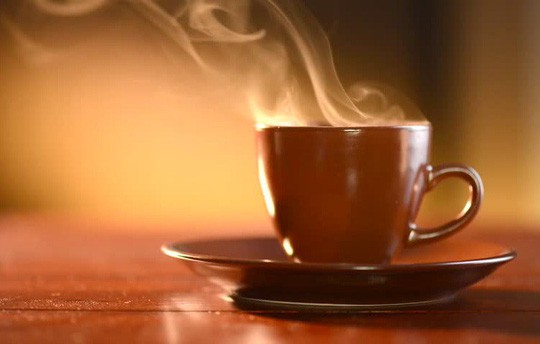 Nếu uống trà, cà phê cách này, nguy cơ ung thư tăng gấp đôi - Ảnh 1.