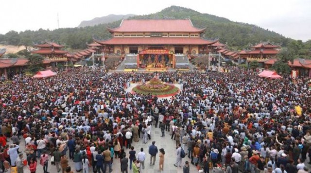 Viện trưởng Viện nghiên cứu tôn giáo: Vong báo oán, thu tiền giải nghiệp không phải quan điểm Phật giáo - Ảnh 3. Viện trưởng Viện nghiên cứu tôn giáo: Vong báo oán, thu tiền giải nghiệp không phải quan điểm Phật giáo - Ảnh 3.