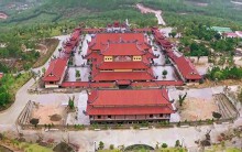 Cắp sách đến học chùa Ba Vàng cách tiếp thị, thu tiền