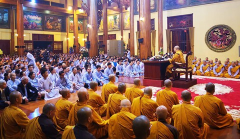 Cắp sách đến học chùa Ba Vàng cách tiếp thị, thu tiền - Ảnh 2. Cắp sách đến học chùa Ba Vàng cách tiếp thị, thu tiền - Ảnh 2.