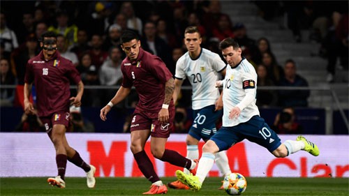 Argentina thua đậm trong ngày Messi trở lại - Ảnh 5.