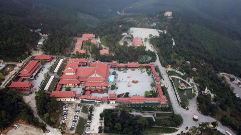 Quy mô hoành tráng của chùa Ba Vàng, nơi gây xôn xao vì thỉnh vong - Ảnh 1. Quy mô hoành tráng của chùa Ba Vàng, nơi gây xôn xao vì thỉnh vong - Ảnh 1.